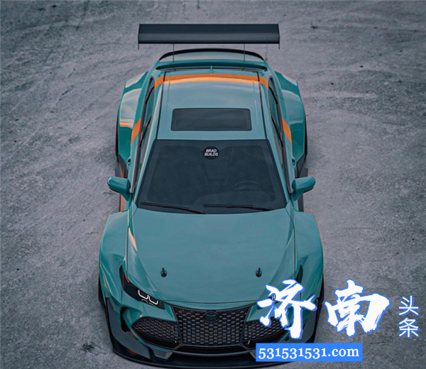 丰田亚洲龙超级改装版车型超大尺寸的碳纤维包围、碳纤维尾翼