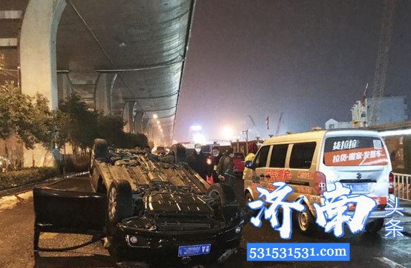 7日凌晨济南市靠近山大二院的北园高架路下发生一起车祸
