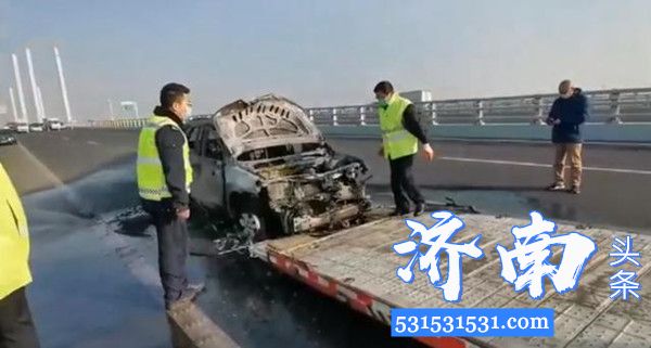 14日15:50胶州湾跨海大桥黄岛方向36公里处一汽车自燃无人员伤亡