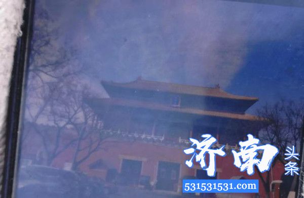 北京故宫东华门被撞肇事司机已被带走调查 被撞掉门钉已被修复