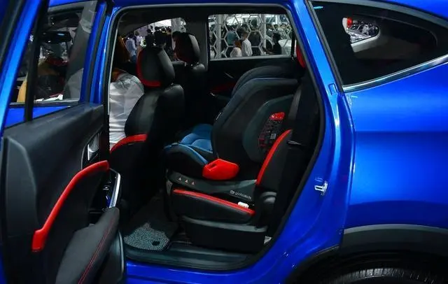 大众发布中型SUV 名为思皓X8 7座布局 价格8.88万元起