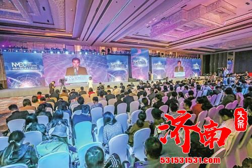第三届中国新媒体发展年会在山东大厦隆重举行 “百家新媒体直播济南”