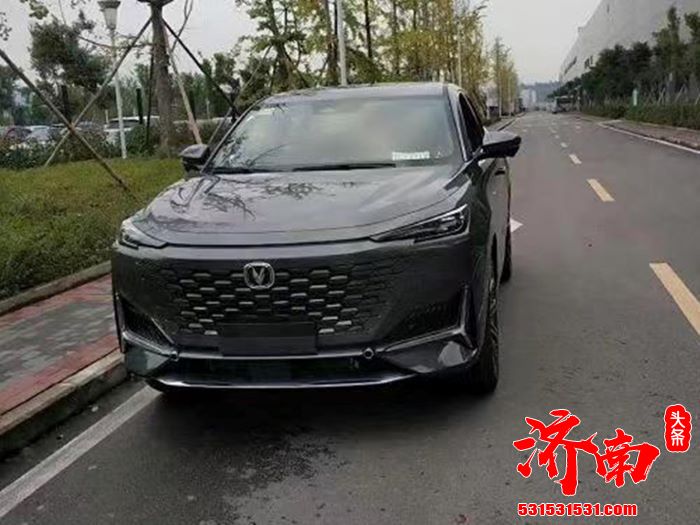 长安UNI-K实车图 定位5座中型SUV 广州车展首发