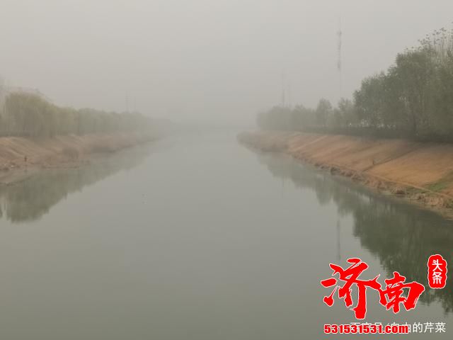 灰蒙蒙的天！笼罩在济南，雪飘过上空