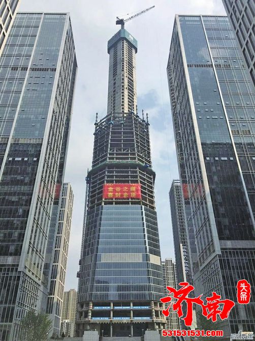 “高楼迷”们的野望 济南天际线逐年攀高高楼爱好者们都快成摄影专家了