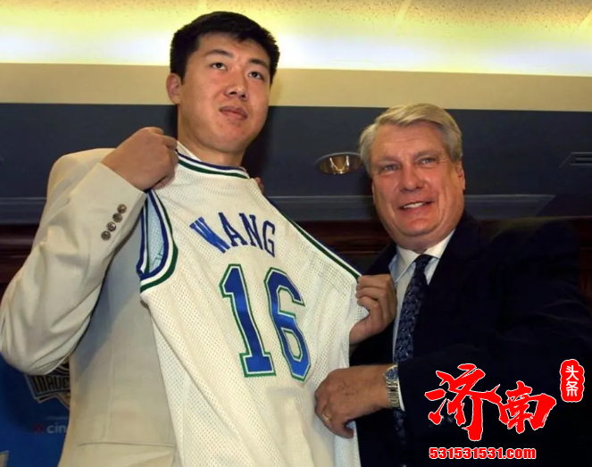 王治郅作为第一个登陆NBA赛场的中国籍球员 可谓是饱受质疑和偏见