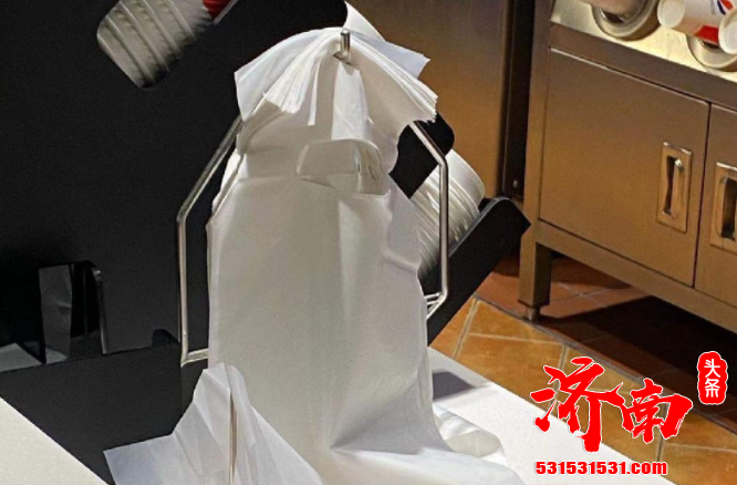 济南市限塑令规定 超市不再提供塑料购物袋 提供可降解购物袋 大号袋1.2元一个 中号袋0.7元一个