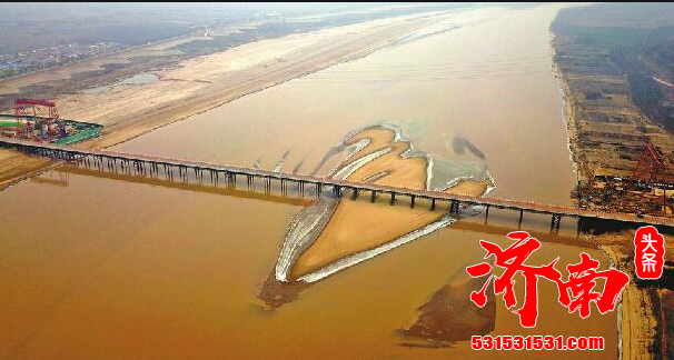 齐鲁黄河大桥是济南市在建的第十一座跨黄大桥 也是跨黄三桥一隧工程的重要组成部分