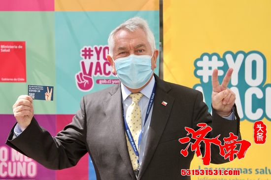 智利总统皮涅拉接种中国新冠疫苗后比个V 原来别有意义！