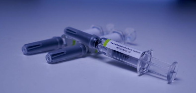 国家药监局附条件批准国药集团新冠疫苗 国内四款疫苗有啥不同？