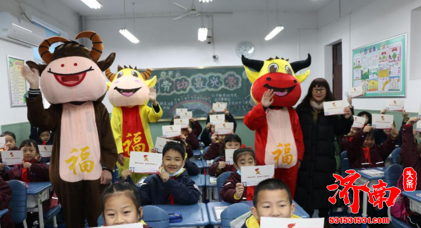 伴随一场春雪 济南中小学生迎来开学 多所学校牛气满满 花样迎接学生开学