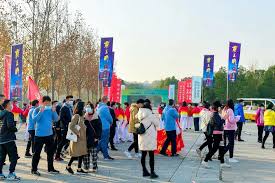 济南热力集团举办“迎三八健步行，携美丽健康同行”主题活动