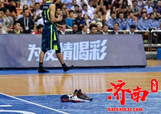 脱掉李宁穿耐克，却一次又一次地伤透了中国球迷的心啊！