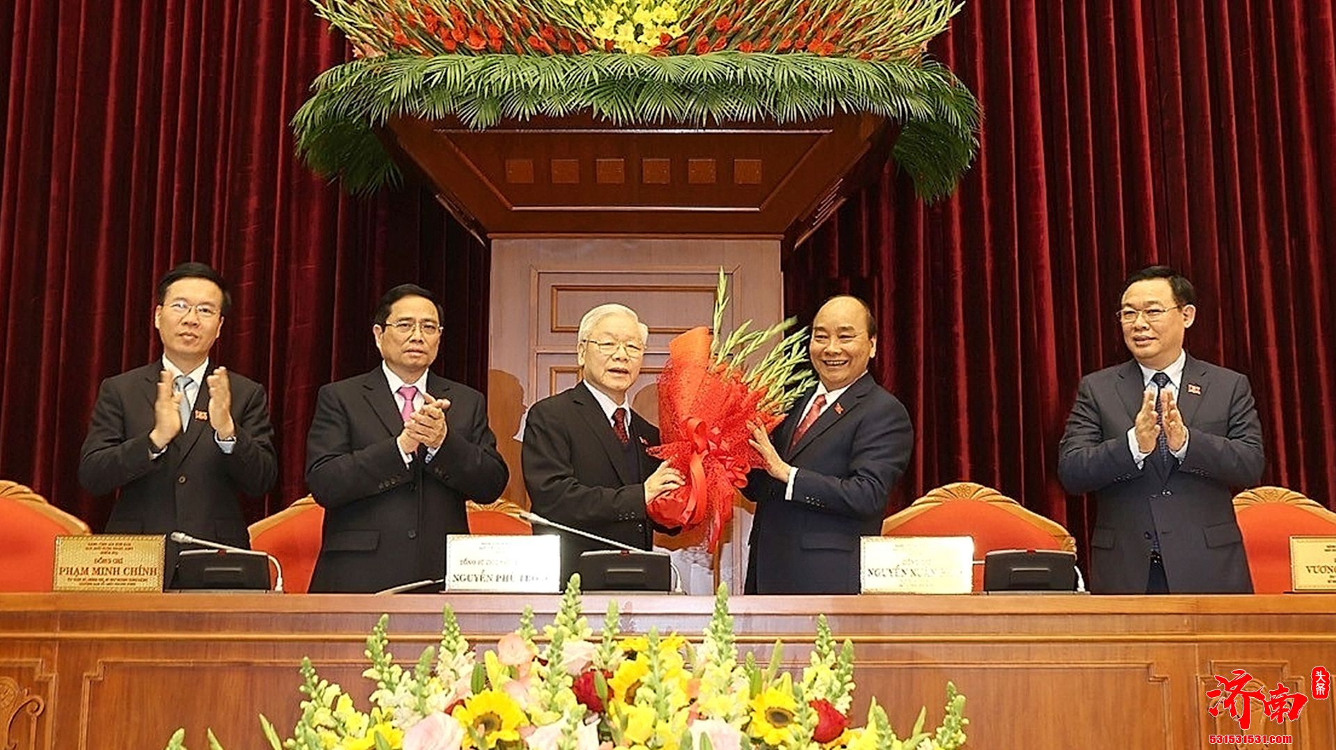 越南选出国家主席和总理，“四驾马车”全部亮相