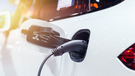特斯拉、比亚迪等9家新能源车企涨价，上调幅度从3000元至3万元不等