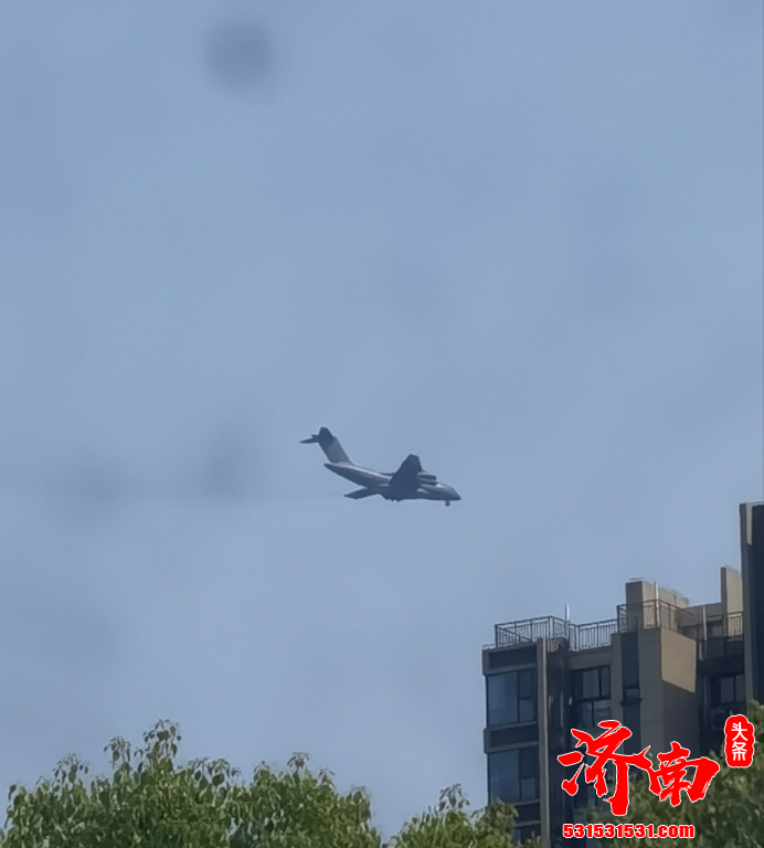 多架次运-20大型运输机降落在上海虹桥机场