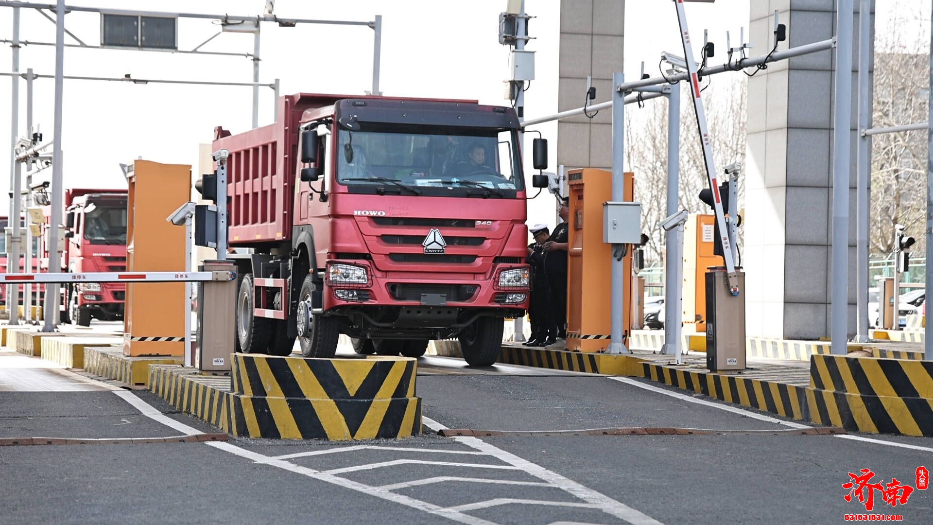 济南章锦综保区首次办理“一票多车”业务 节约近75%的时间