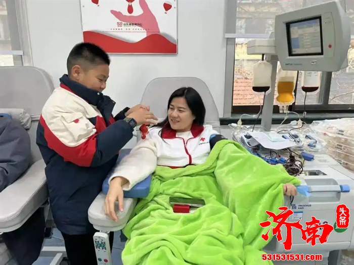 济南市红十字造血干细胞捐献者服务队携手山东省血液中心举办“热血传递温暖 爱心续航生命”新年献血活动
