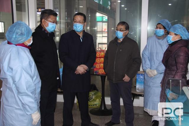 济南市第二人民医院匡山社区卫生服务中心第一批工作人员来到西客站监测点协助工作