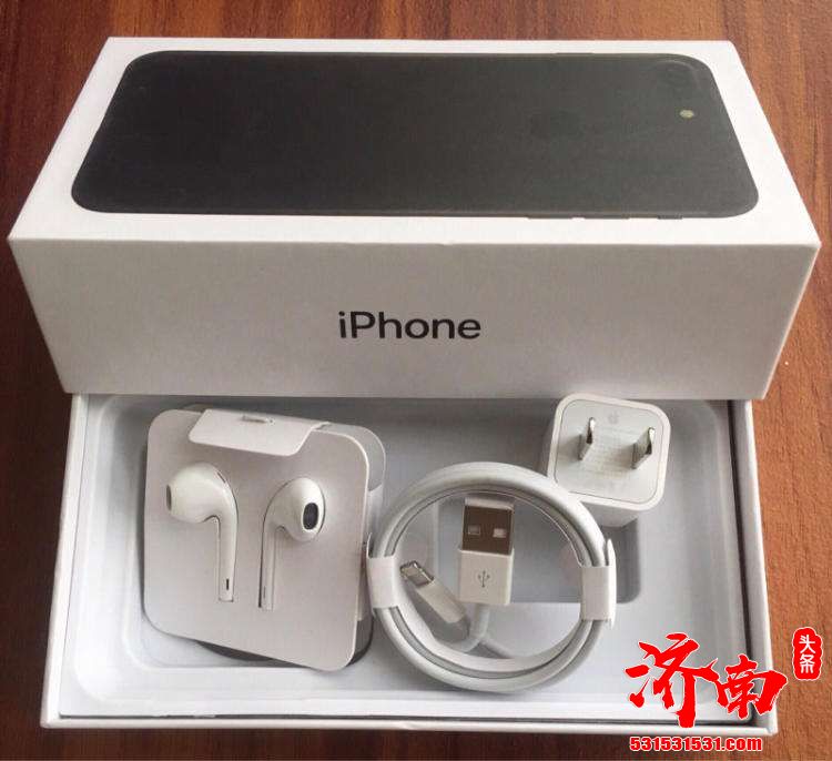 苹果回应iPhone12不配充电器和耳机一事 小米嘲讽苹果