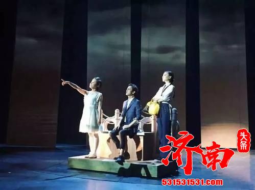《水中之书》国内首部高清戏剧现场作品，在北京天桥艺术中心首映