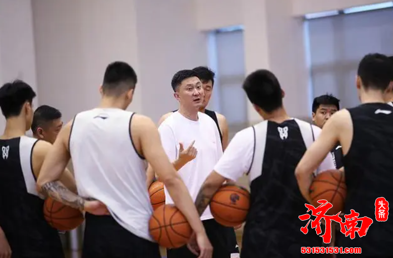 年轻球员扛起广东宏远男篮 技术进步的同时经验也丰富了
