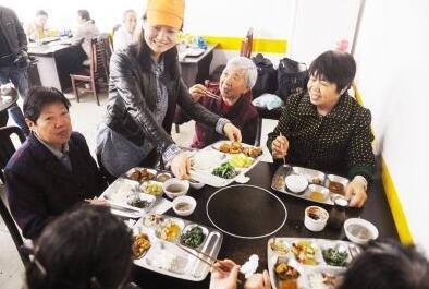 济南市已建成412处长者助餐站点：“标准餐”每餐不超过10元 外地户籍老人也可到助餐点就餐