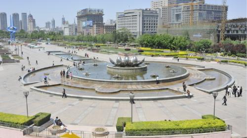 济南南广场规划直通经一路 打造集广场绿地、综合交通等于一体的城市窗口，保留地上文物建筑