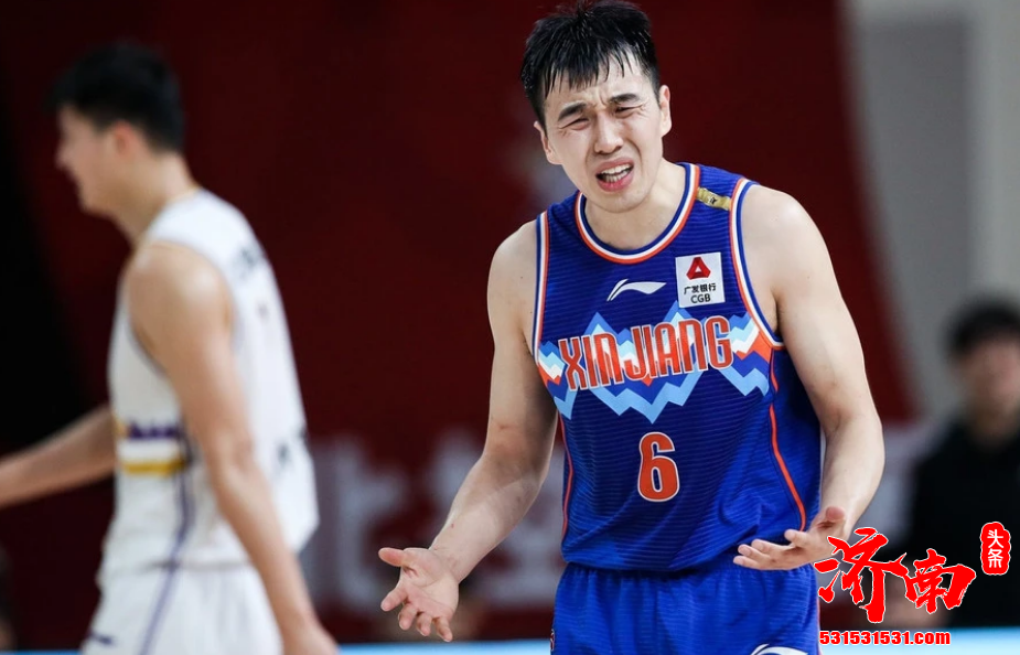 曾令旭代表新疆男篮出战12场比赛 场均26.8分钟的出场时间 得到13.5分2.7篮板7.3助攻