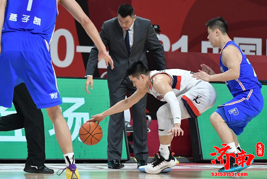 广州队对阵天津队 实力更胜一筹的广州队稳住局面 最终以96-85拿下比赛
