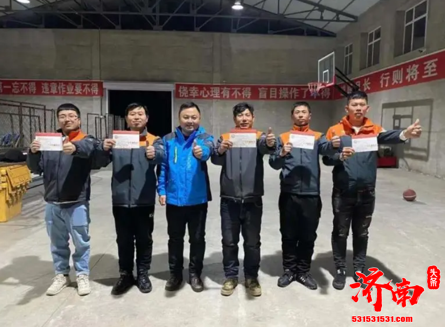 黑龙江省5名快递小哥一起走进了哈尔滨北方航空职业技术学院的校门 他们不是来送快递的