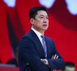 李春江主教练因为执教压力过大向广厦俱乐部提出了交易申请