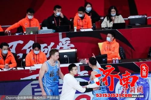 北京与浙江的比赛非常精彩，北京主帅解立彬和刘晓宇被禁赛