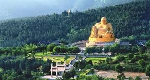 千佛山景区位于济南中心城南部，是济南三大名胜之一“千佛寺”